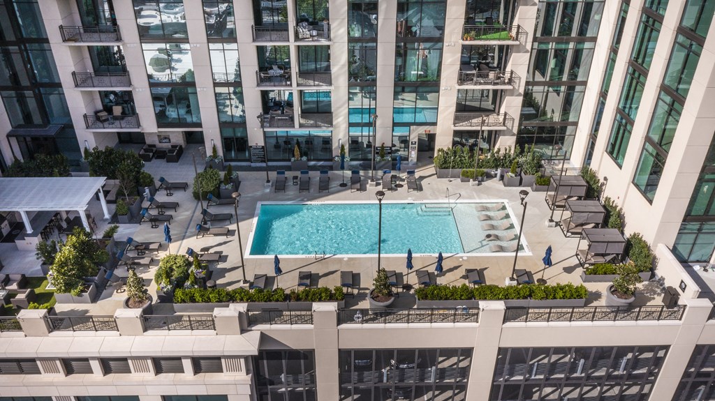 Rooftop Pool at The Sutton, Georgia